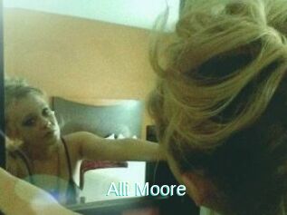 Alli_Moore