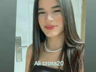 Ali_cross20