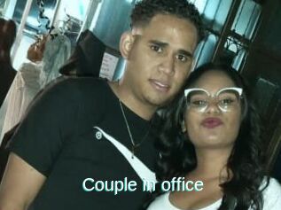 Couple_in_office