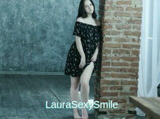LauraSexySmile