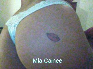 Mia_Cainee