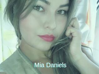 Mia_Daniels