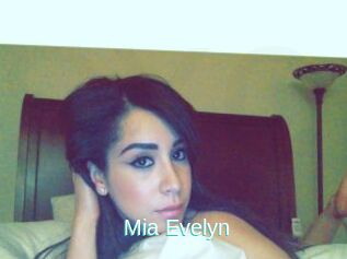 Mia_Evelyn