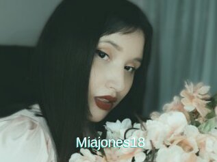 Miajones18