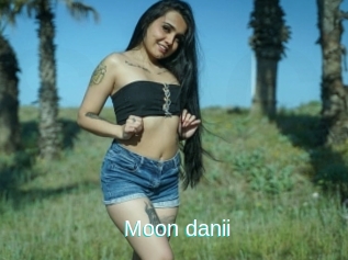 Moon_danii