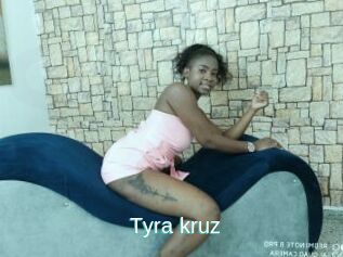 Tyra_kruz
